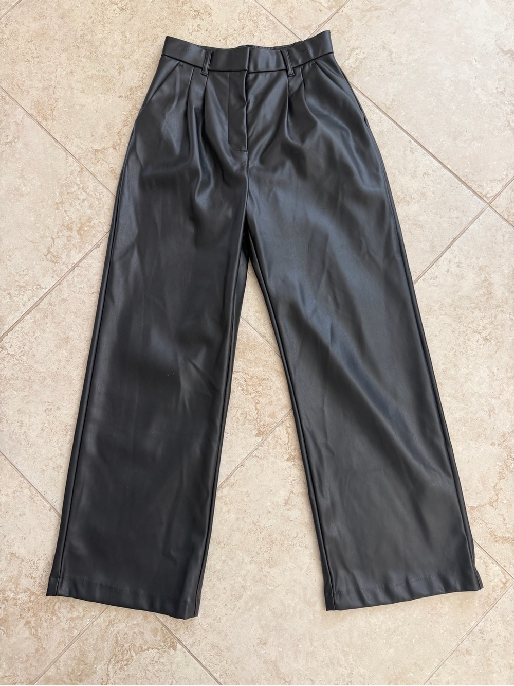 Abercrombie & Fitch Black Vegan Leather Pleated Wide Leg Pants XS